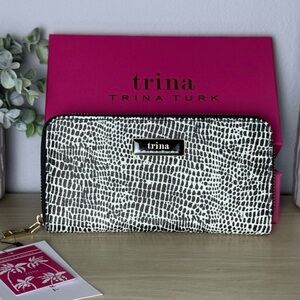 NWT - Trina Turk Large Zip Around Vegan Leather Wallet Black & White